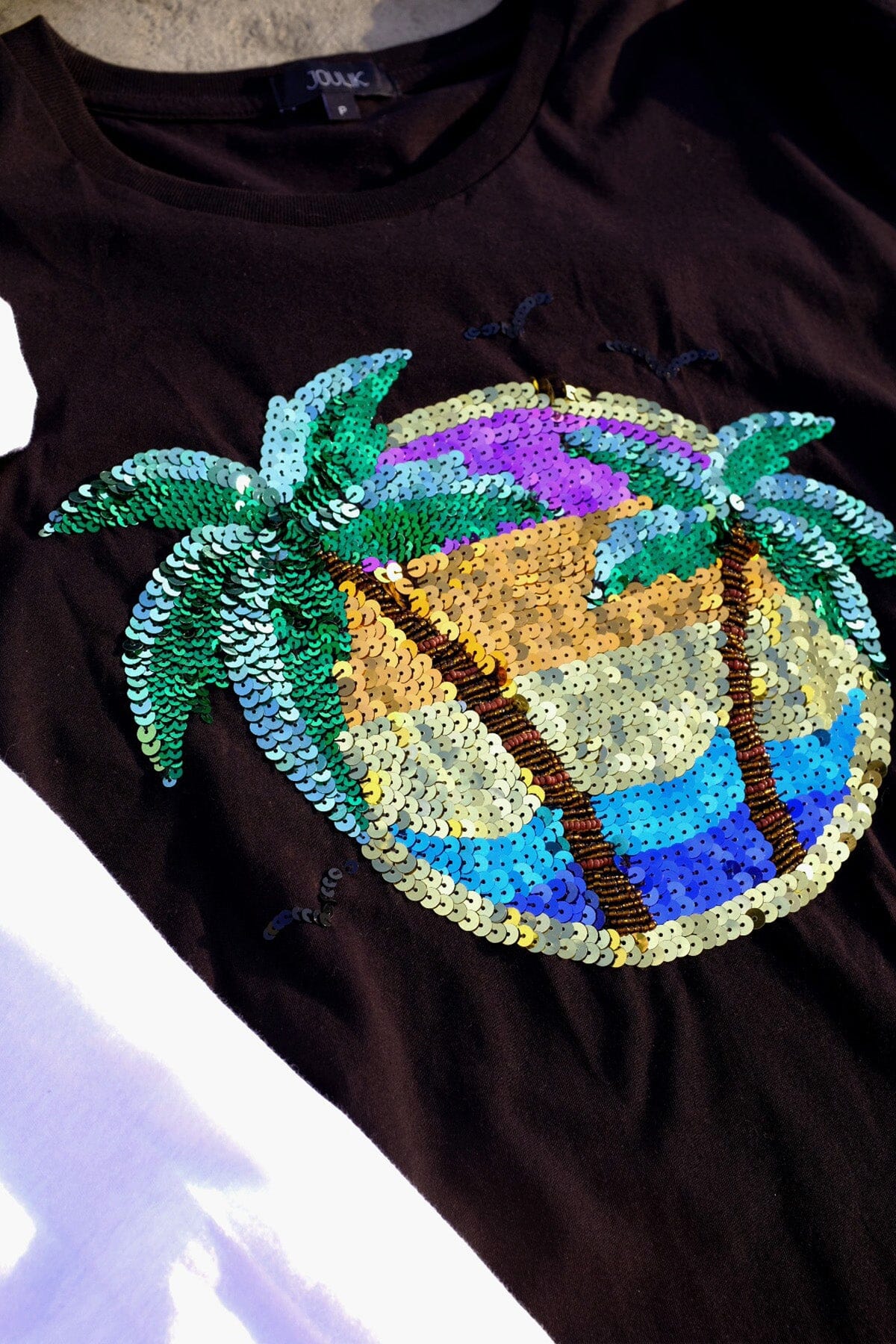 T-shirt Unissex Bordada Coqueiros Preta T-Shirt Joulik