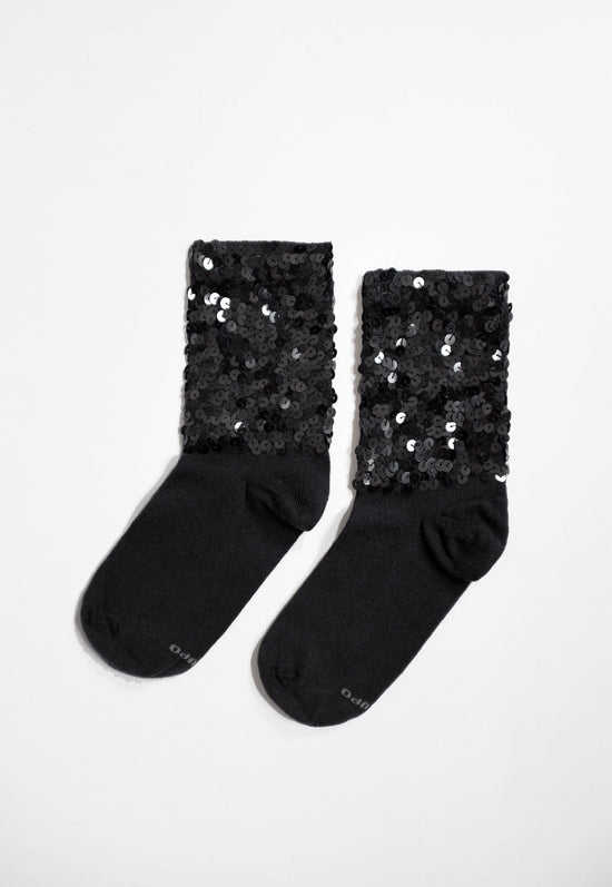 Meia Luna Joulik em base na cor preta com bordado manual nos tornozelos de paetês na cor preto. Possui muito brilho.