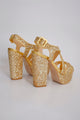 Costas sandalia aretha glitter joulik na cor dourado com detalhe de couro metalizado e glitter e fivela no tornozelo