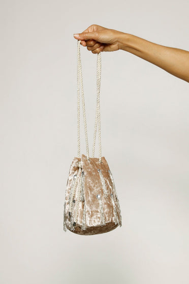 Bolsa Bordada Tassel - Bege SEM PREÇO E SKU (Cópia) Acessórios Joulik 