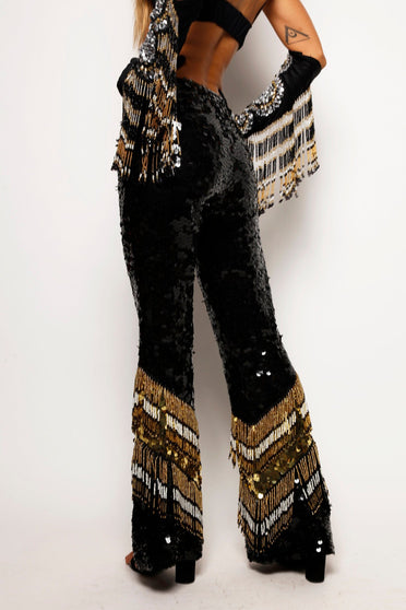 Calça Flare Bordada Vega - Preto SEM PREÇO E SKU Calça Joulik 