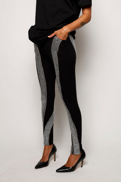 Calça Skinny Bordada Zinia - Preto Calça Joulik 