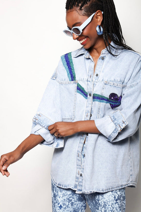 Camisa Jeans Bordada Coração - Azul Claro Camisa Joulik 