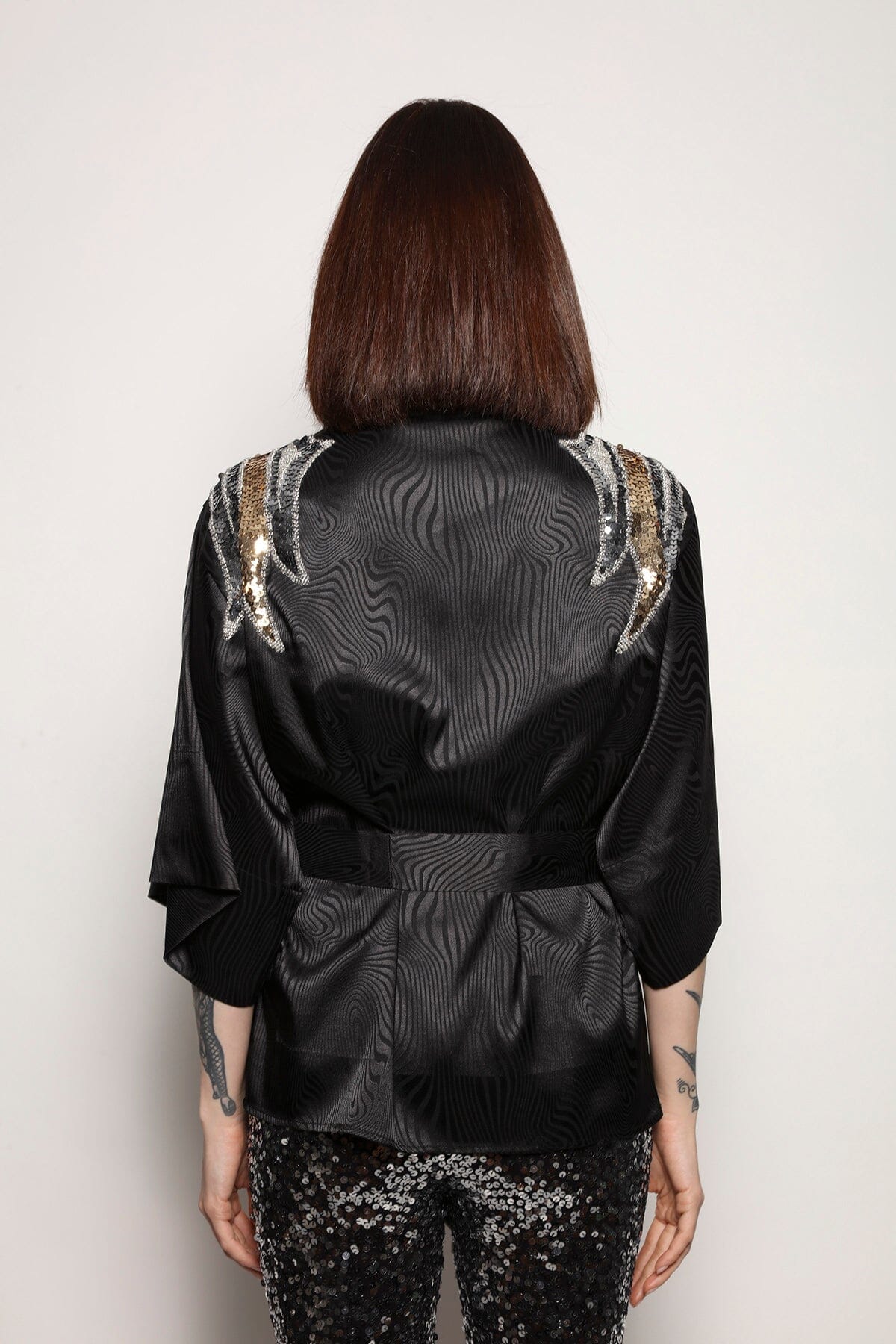 Kimono Bordado Isle - Preto Kimono Joulik 