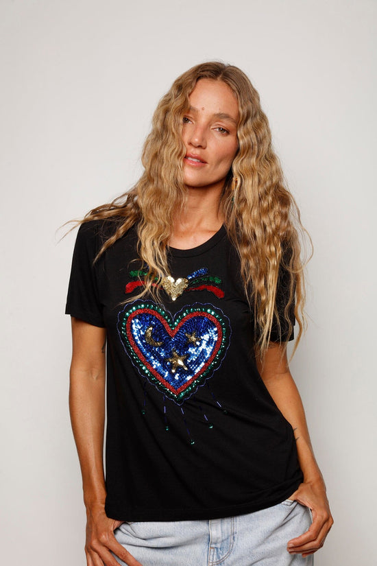 T-shirt Bordada Cora - Preto T-Shirt Joulik 