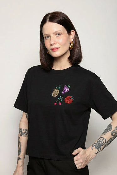 T-shirt Bordada Frutas - Preto T-Shirt Joulik 