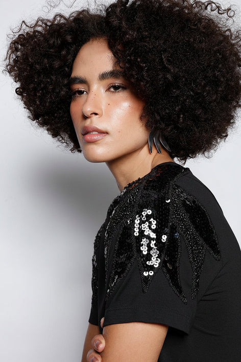 T-shirt Bordada Lily Preto Joulik 