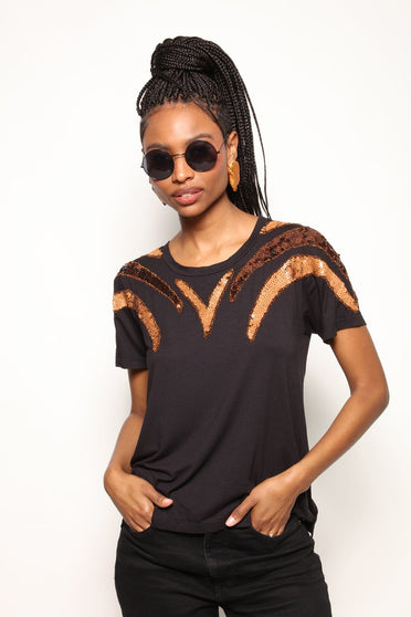 T-shirt Bordada Tibra - Preto T-Shirt Joulik 