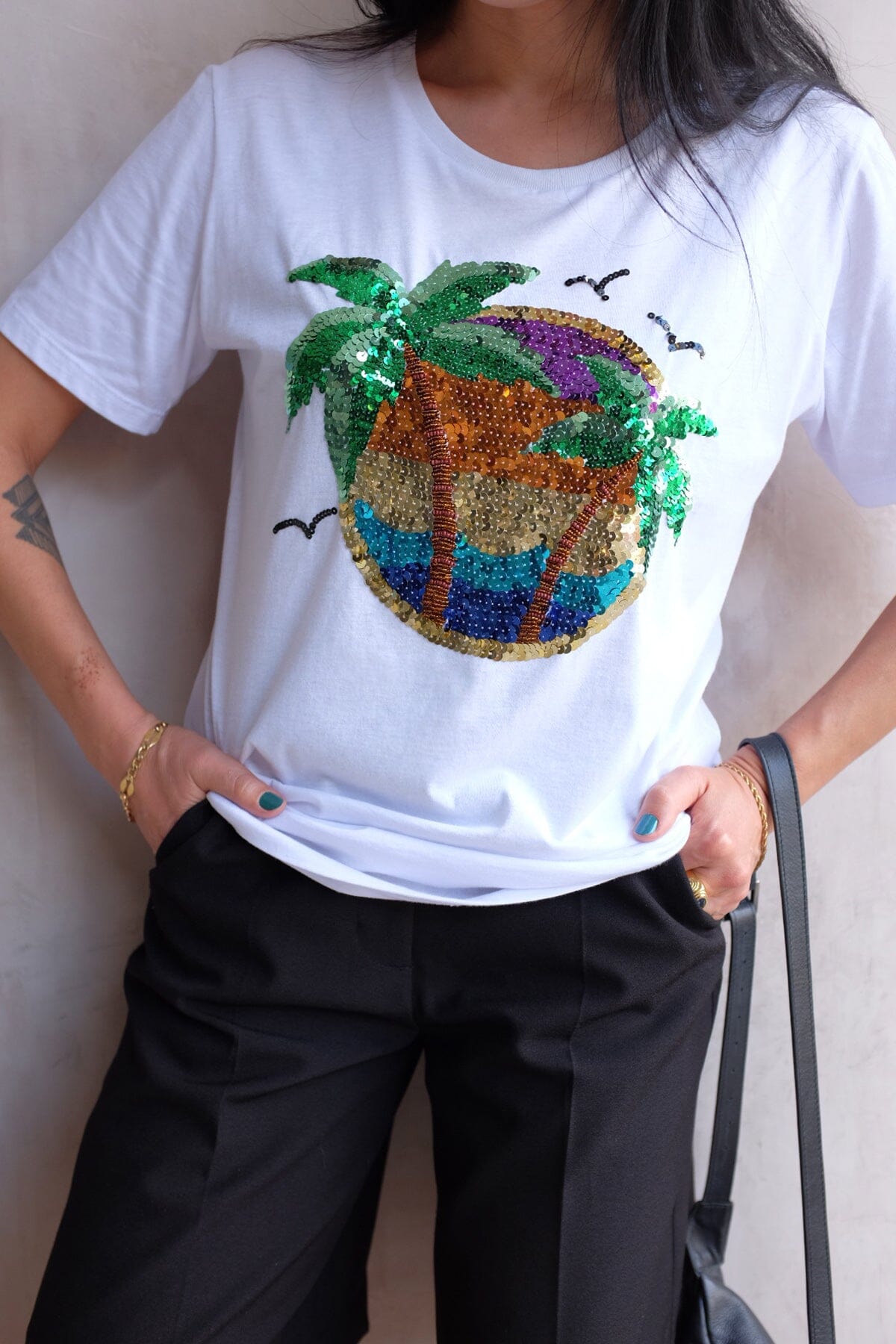 T-shirt Unissex Bordada Coqueiros Branca T-Shirt Joulik 