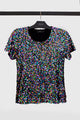 T-shirt Joulik modelo Luna com paetês coloridos, blusa com bordado manual, ideal para usar em festas e eventos